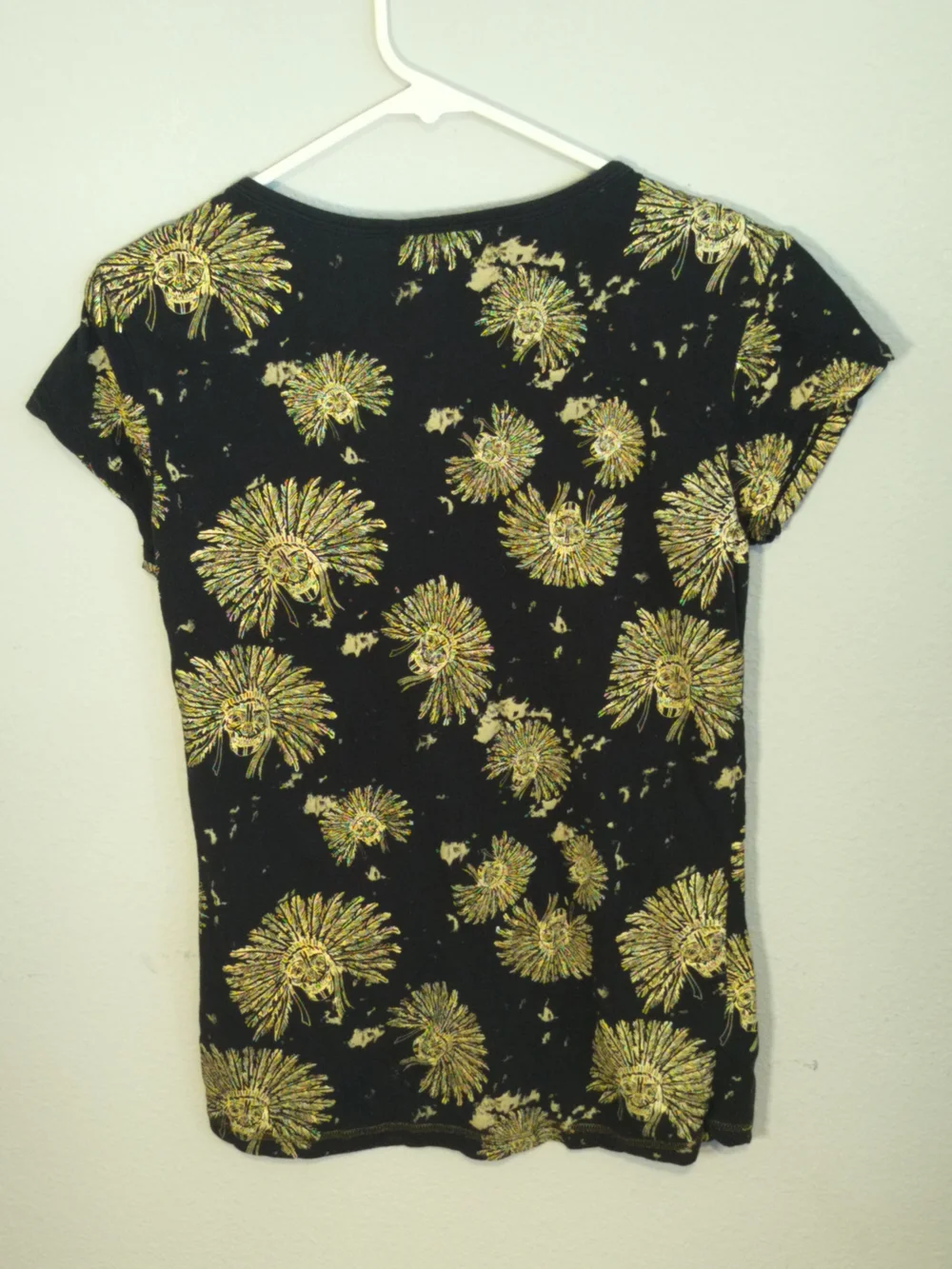 Avirex T shirt with gold shaman design size L